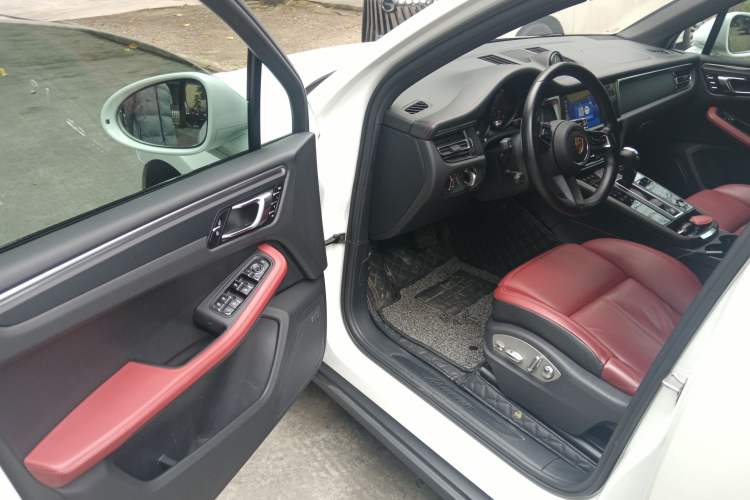 Used Porsche Macan 2022 Macan 2.0T Driver Seat