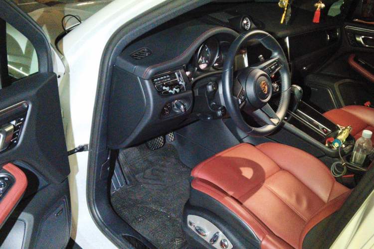 Used Porsche Macan 2022 Macan T 2.0T Driver Seat