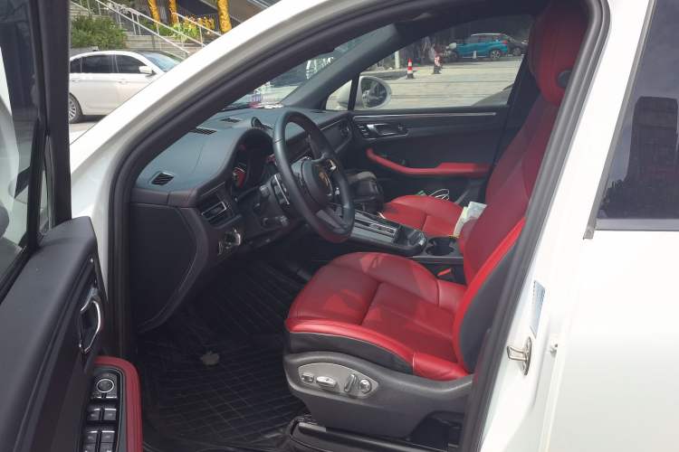 Used Porsche Macan 2022 Macan 2.0T Driver Seat