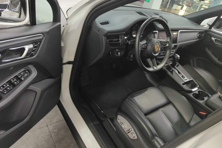 Used Porsche Macan 2022 Macan 2.0T Driver Seat