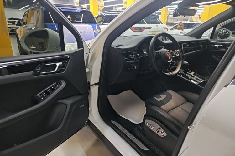 Used Porsche Macan 2022 Macan S 2.9T Driver Seat