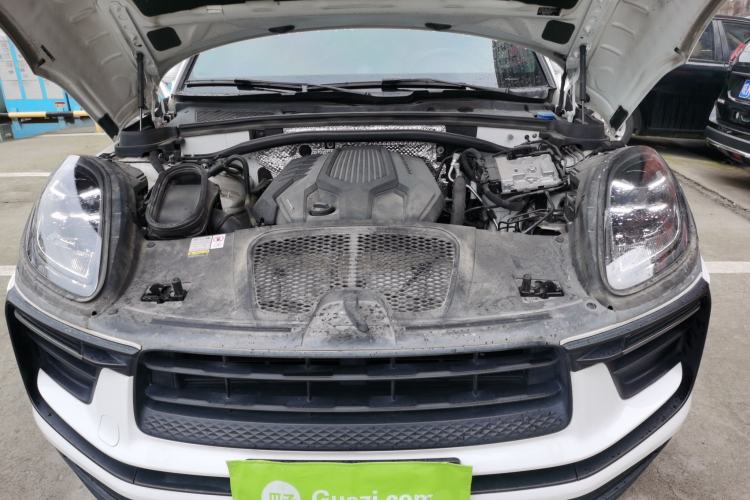 Used Porsche Macan 2022 Macan 2.0T Engine Bay