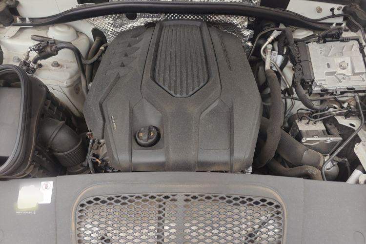 Used Porsche Macan 2022 Macan 2.0T Engine Bay
