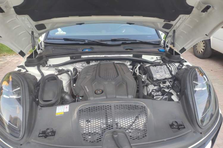 Used Porsche Macan 2022 Macan T 2.0T Engine Bay