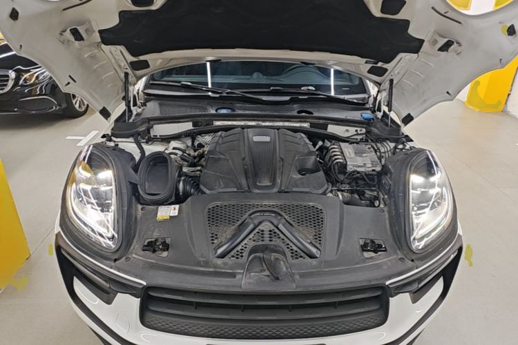 Used Porsche Macan 2022 Macan S 2.9T Engine Bay