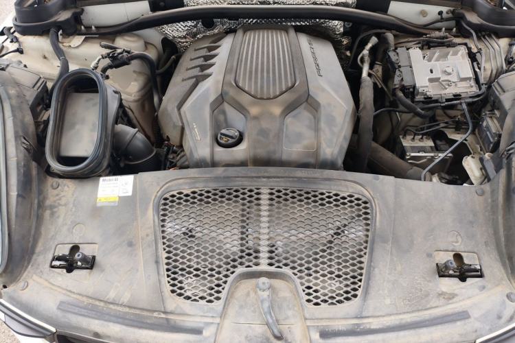 Used Porsche Macan 2022 Macan 2.0T Engine Bay