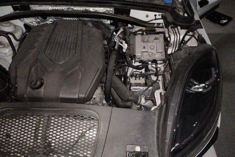 Used Porsche Macan 2022 Macan 2.0T Engine Bay Left