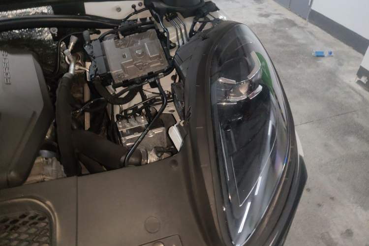 Used Porsche Macan 2022 Macan 2.0T Engine Bay Left