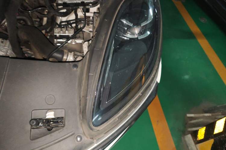 Used Porsche Macan 2022 Macan 2.0T Engine Bay Left