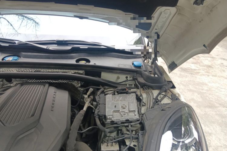 Used Porsche Macan 2022 Macan 2.0T Engine Bay Left