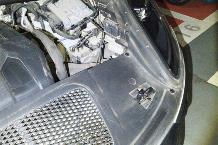 Used Porsche Macan 2022 Macan T 2.0T Engine Bay Left