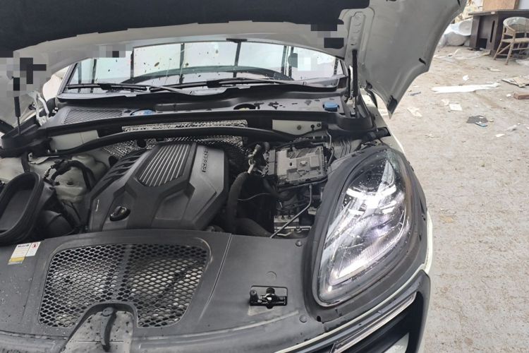 Used Porsche Macan 2022 Macan 2.0T Engine Bay Left