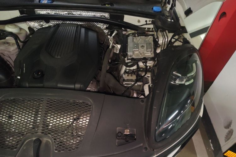 Used Porsche Macan 2022 Macan 2.0T Engine Bay Left