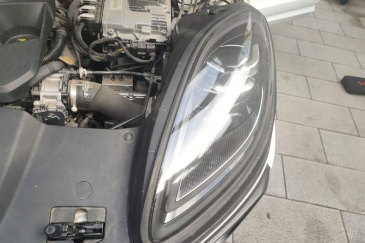 Used Porsche Macan 2022 Macan S 2.9T Engine Bay Left