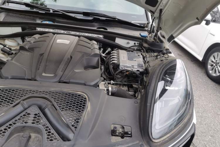 Used Porsche Macan 2022 Macan GTS 2.9T Engine Bay Left