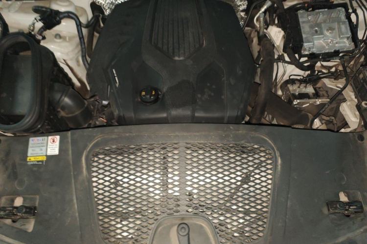 Used Porsche Macan 2022 Macan 2.0T Engine Bay