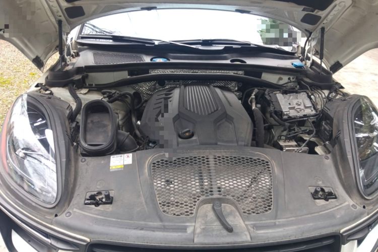 Used Porsche Macan 2022 Macan 2.0T Engine Bay