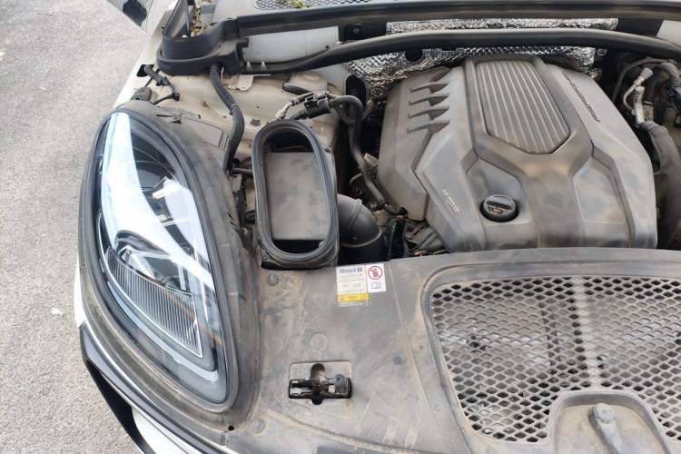 Used Porsche Macan 2022 Macan 2.0T Engine Bay Right