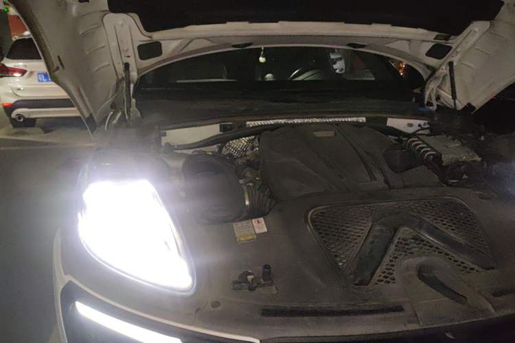Used Porsche Macan 2022 Macan S 2.9T Engine Bay Right