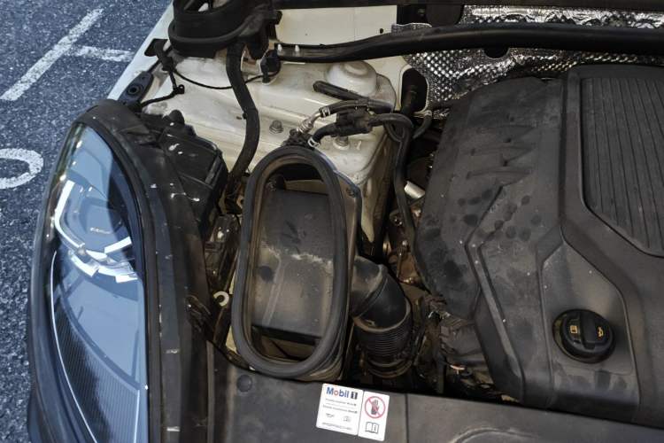 Used Porsche Macan 2022 Macan 2.0T Engine Bay Right