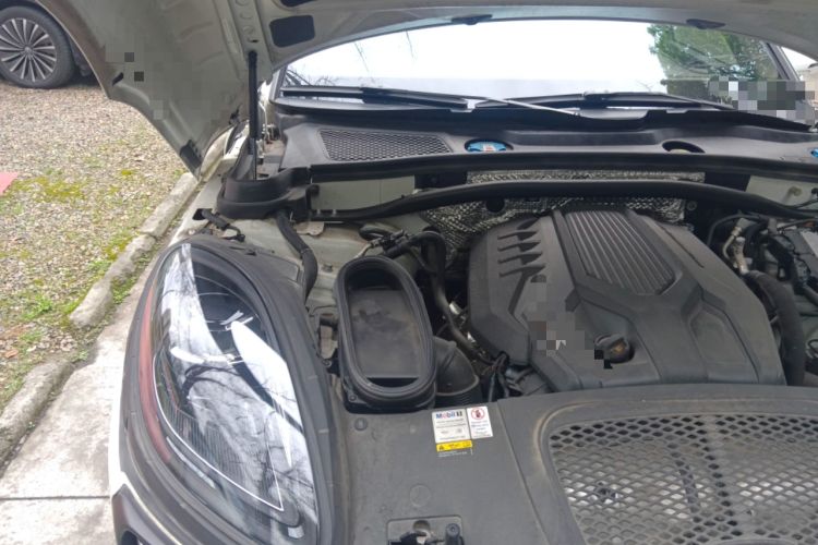 Used Porsche Macan 2022 Macan 2.0T Engine Bay Right