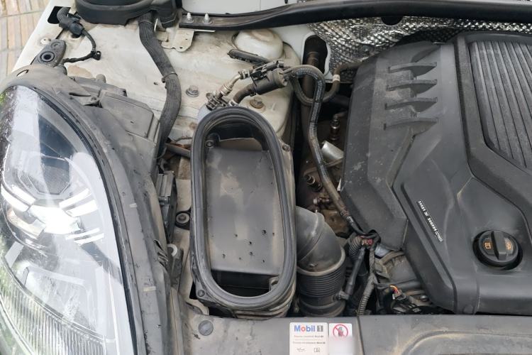 Used Porsche Macan 2022 Macan 2.0T Engine Bay Right