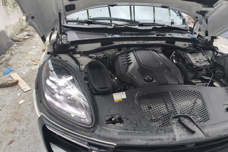 Used Porsche Macan 2022 Macan 2.0T Engine Bay Right