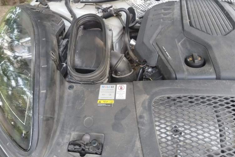 Used Porsche Macan 2022 Macan 2.0T Engine Bay Right