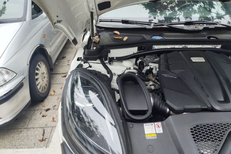 Used Porsche Macan 2022 Macan S 2.9T Engine Bay Right