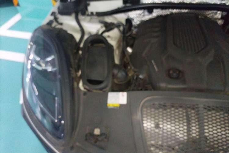 Used Porsche Macan 2022 Macan 2.0T Engine Bay Right
