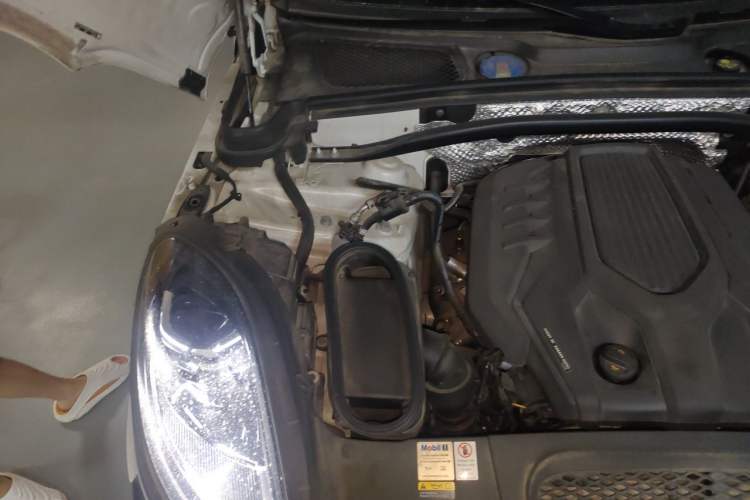 Used Porsche Macan 2022 Macan 2.0T Engine Bay Right
