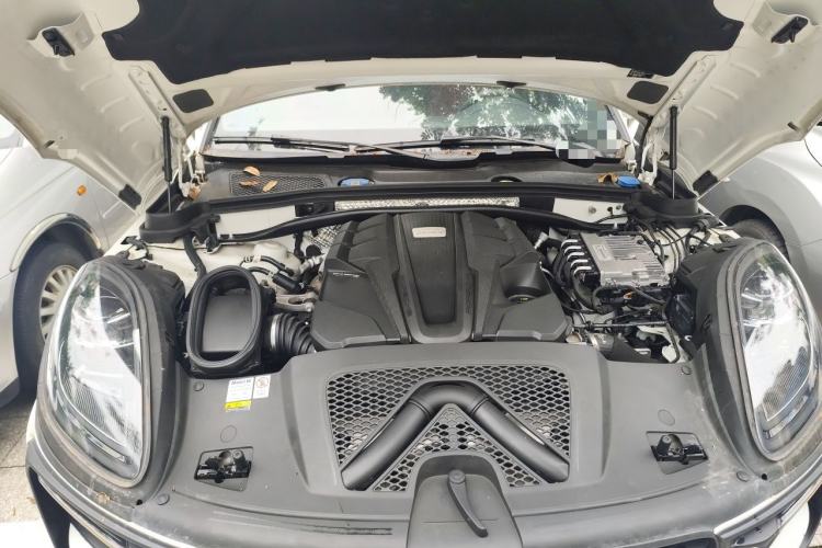Used Porsche Macan 2022 Macan S 2.9T Engine Bay