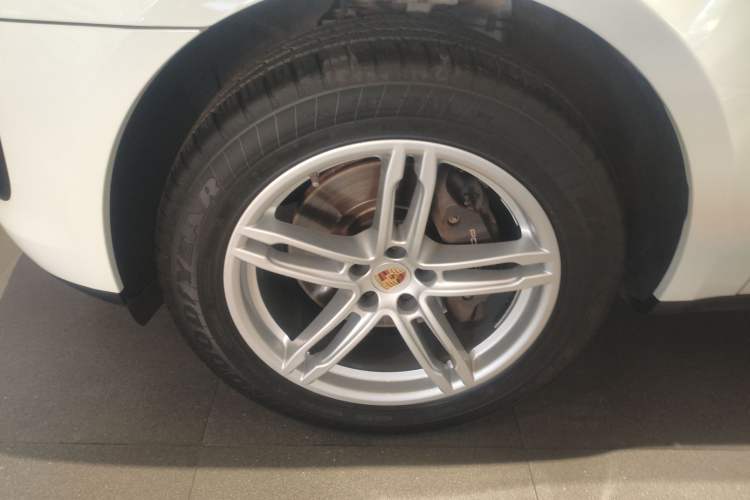 Used Porsche Macan 2022 Macan 2.0T Exterior 3