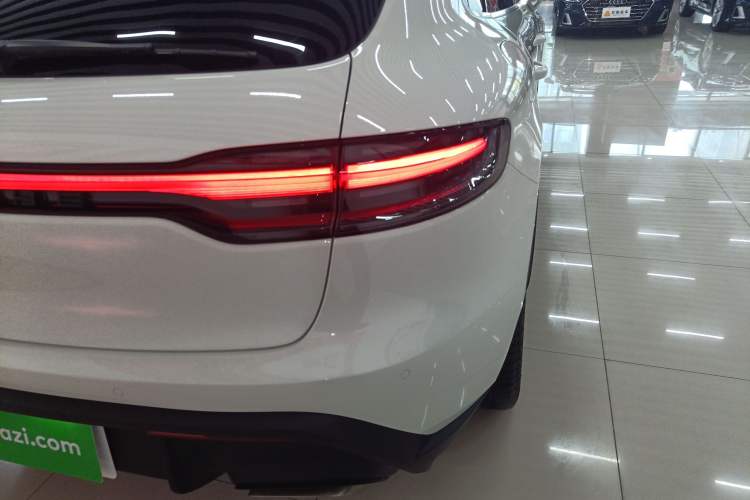 Used Porsche Macan 2022 Macan 2.0T Exterior 3