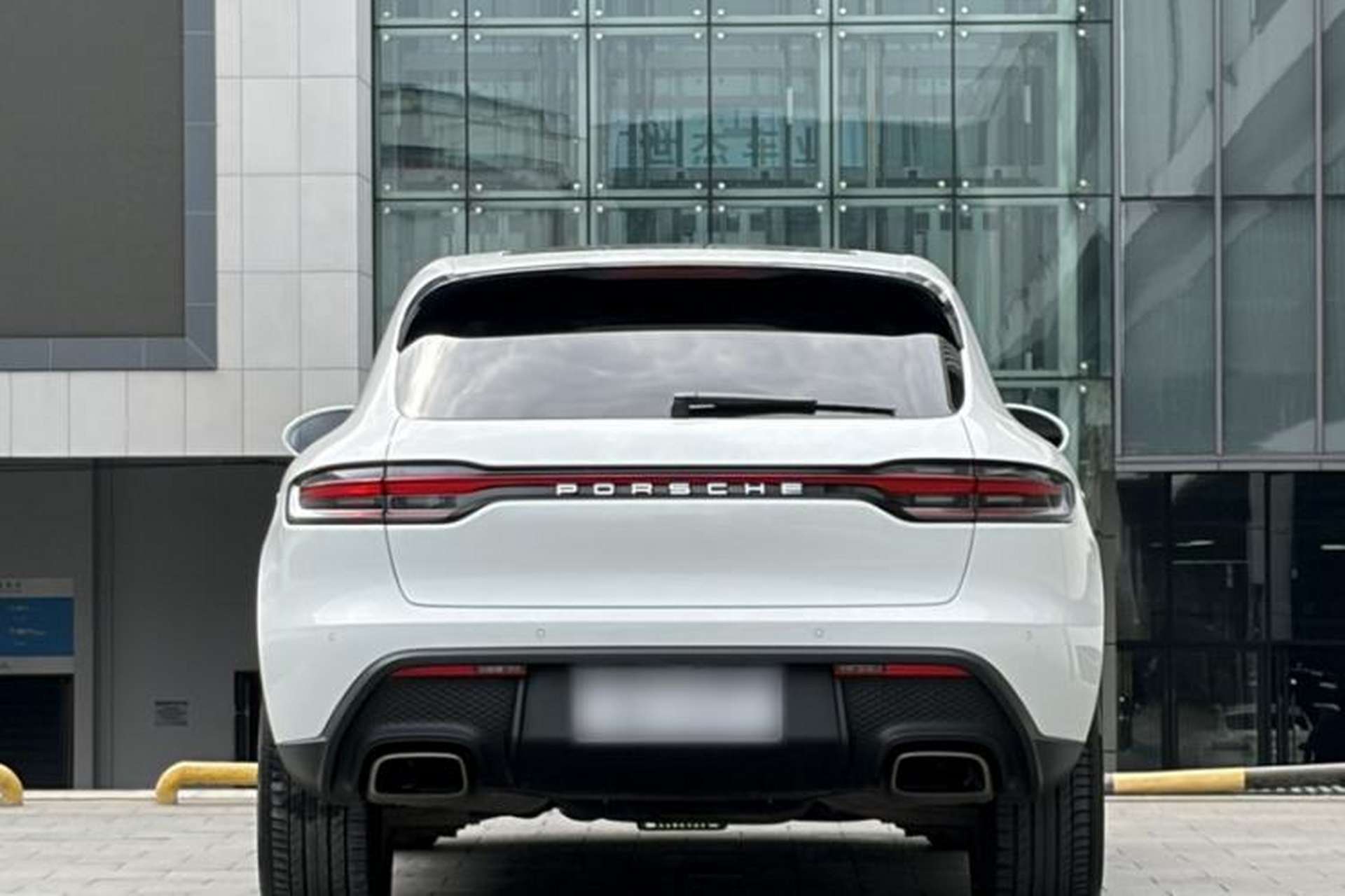 Used Porsche Macan 2022 Macan 2.0T Exterior 3
