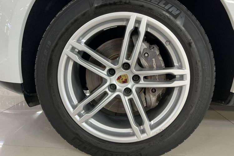 Used Porsche Macan 2022 Macan 2.0T Exterior 4