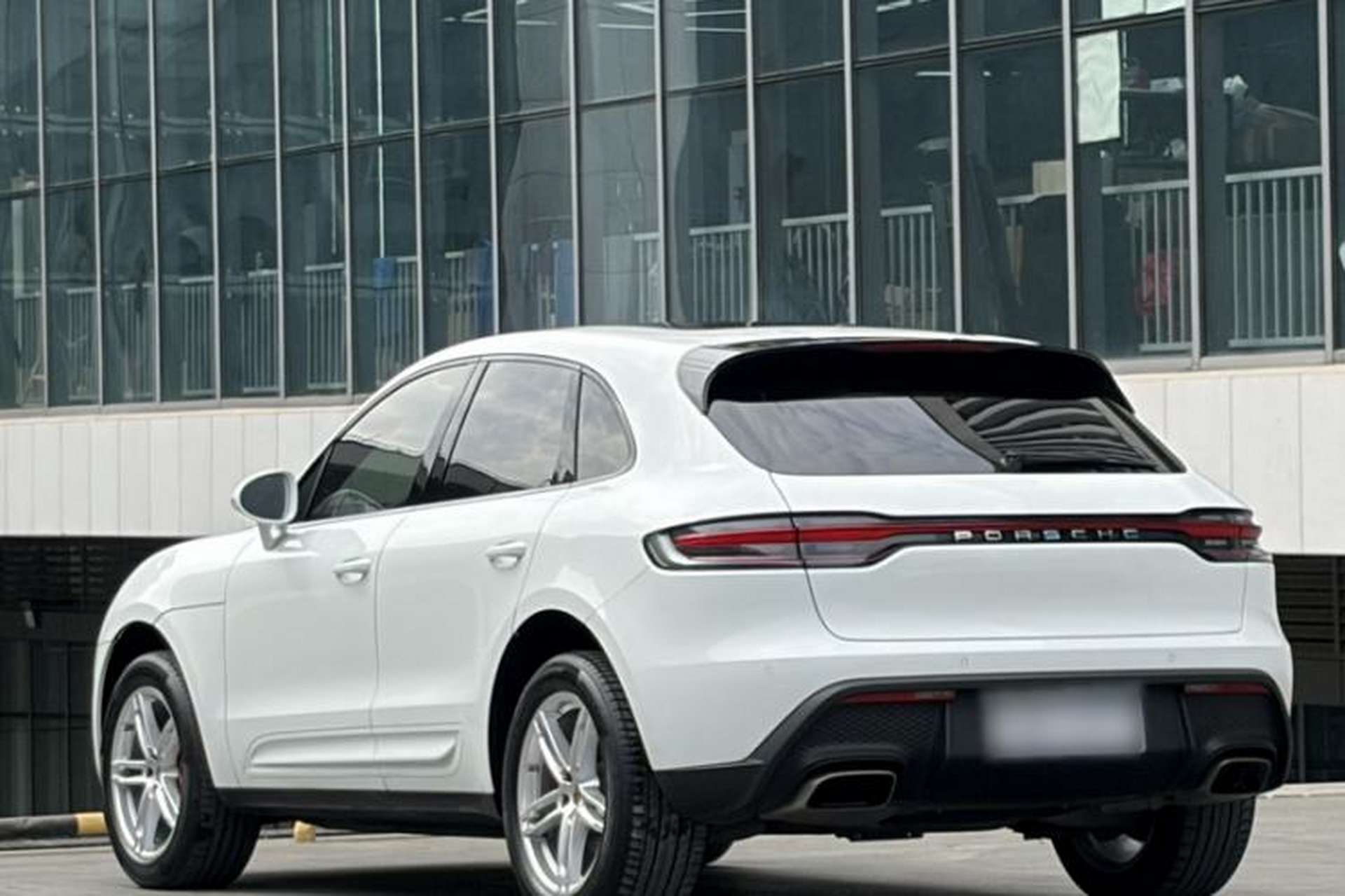Used Porsche Macan 2022 Macan 2.0T Exterior 4