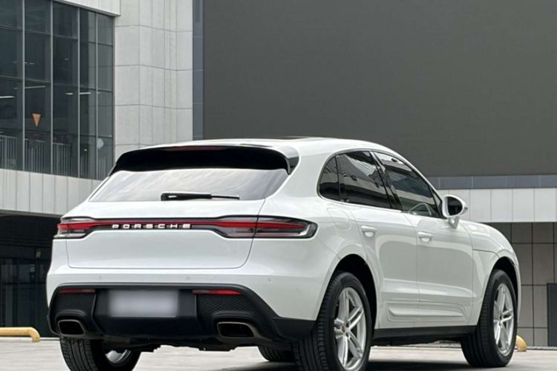 Used Porsche Macan 2022 Macan 2.0T Exterior 5