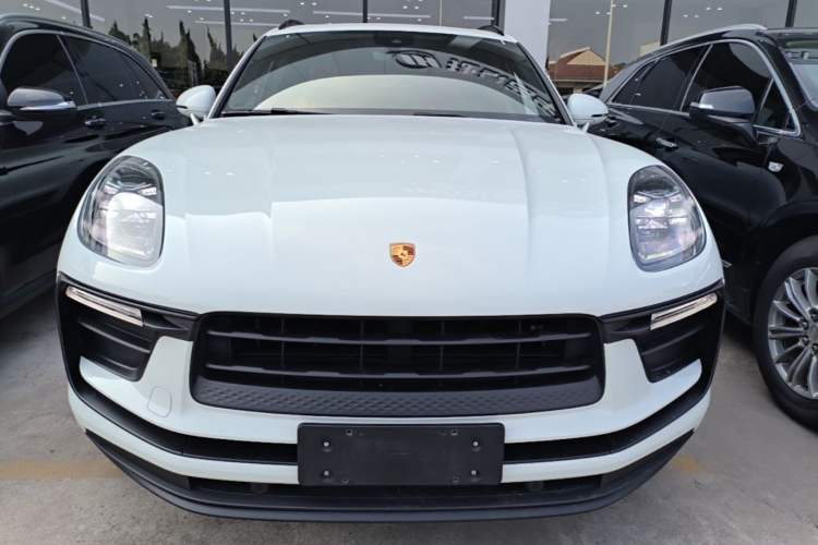 Used Porsche Macan 2022 Macan 2.0T Front