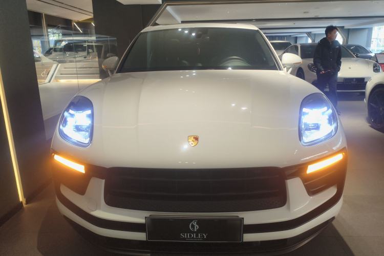 Used Porsche Macan 2022 Macan 2.0T Front