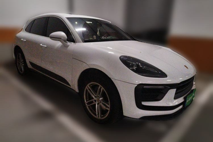 Used Porsche Macan 2022 Macan 2.0T Front Right 45 Deg