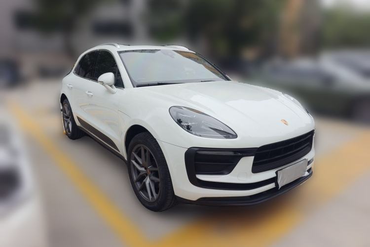 Used Porsche Macan 2022 Macan 2.0T Front Right 45 Deg