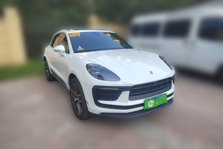 Used Porsche Macan 2022 Macan T 2.0T Front Right 45 Deg