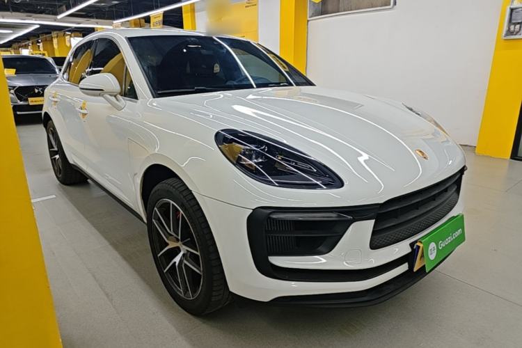 Used Porsche Macan 2022 Macan S 2.9T Front Right 45 Deg