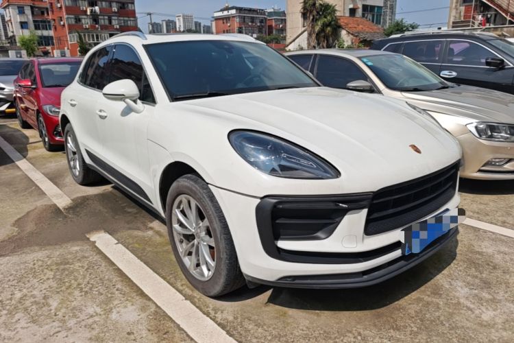 Used Porsche Macan 2022 Macan 2.0T Front Right 45 Deg