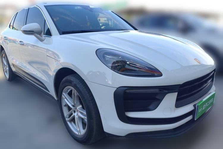 Used Porsche Macan 2022 Macan 2.0T Front Right 45 Deg