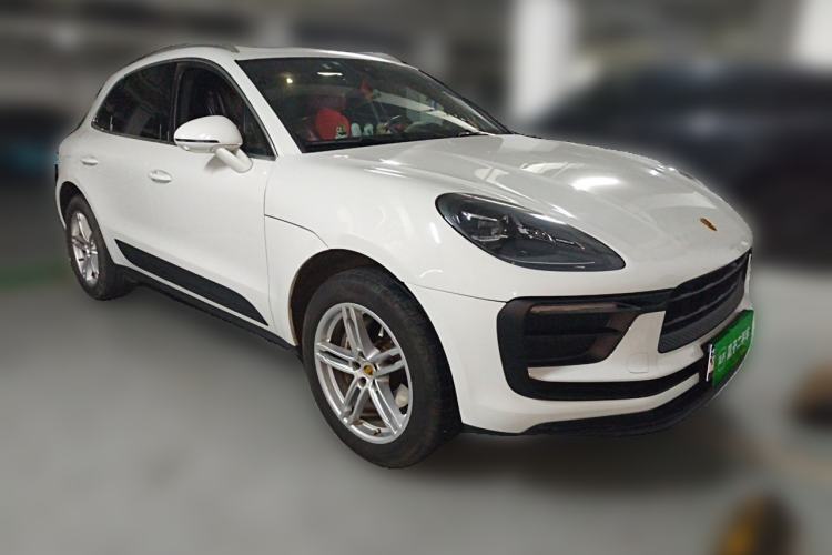 Used Porsche Macan 2022 Macan 2.0T Front Right 45 Deg