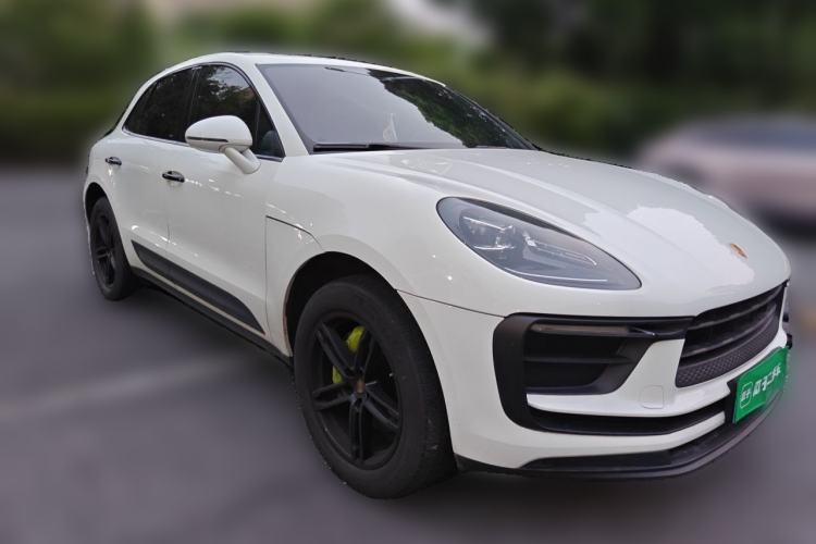 Used Porsche Macan 2022 Macan 2.0T Front Right 45 Deg