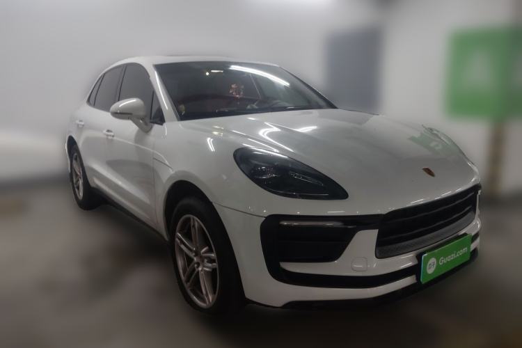 Used Porsche Macan 2022 Macan 2.0T Front Right 45 Deg