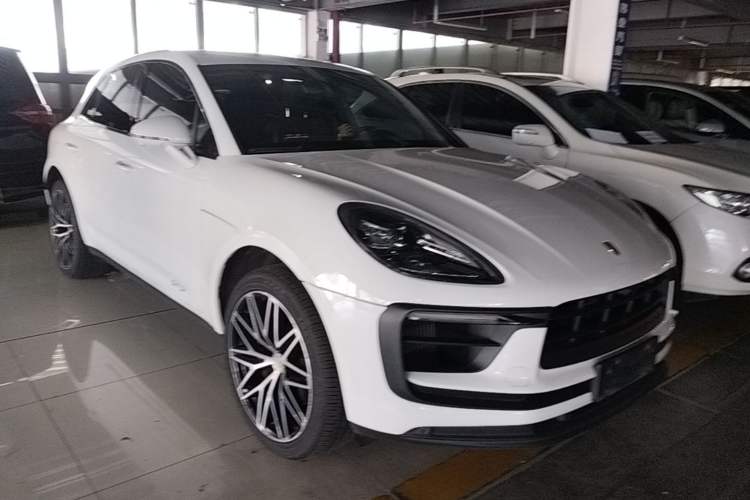 Used Porsche Macan 2022 Macan S 2.9T Front Right 45 Deg